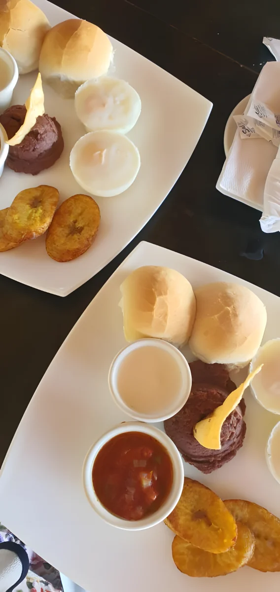 Kayu Resort guest photo by Victor from El Salvador, view of dining entrée, 10 out of 10 exceptional rating, Executive Suite, 1 night December 2020 booking.com